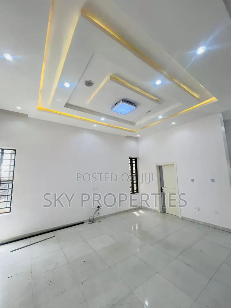 4bdrm Duplex in Orchid Road, Agungi for sale