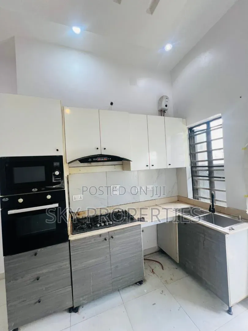 4bdrm Duplex in Orchid Road, Agungi for sale