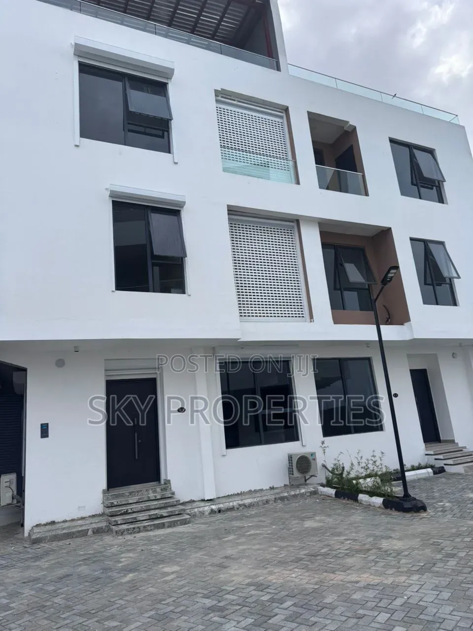 4bdrm Duplex in Lekki Admiralty for rent