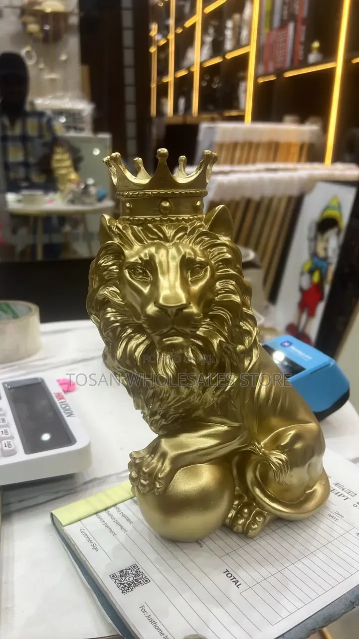 Big Lion Head Statue Animal Figurine