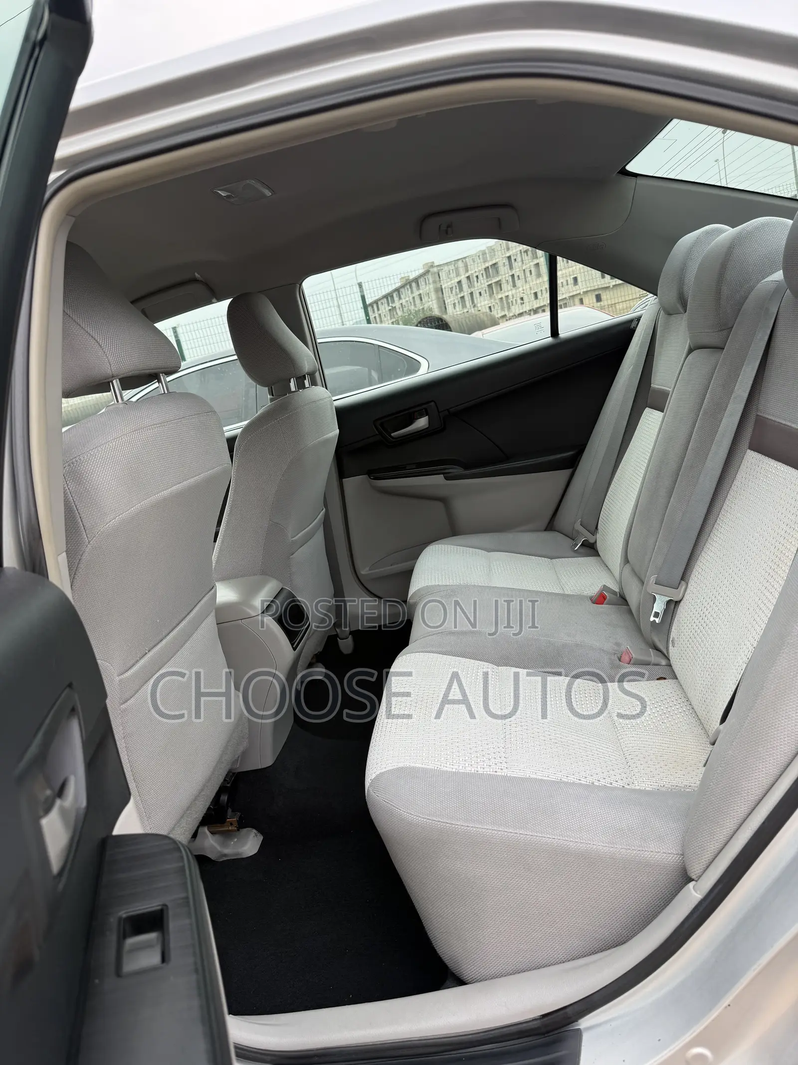 Toyota Camry LE 4dr Sedan (2.5L 4cyl 6A) 2014 Silver