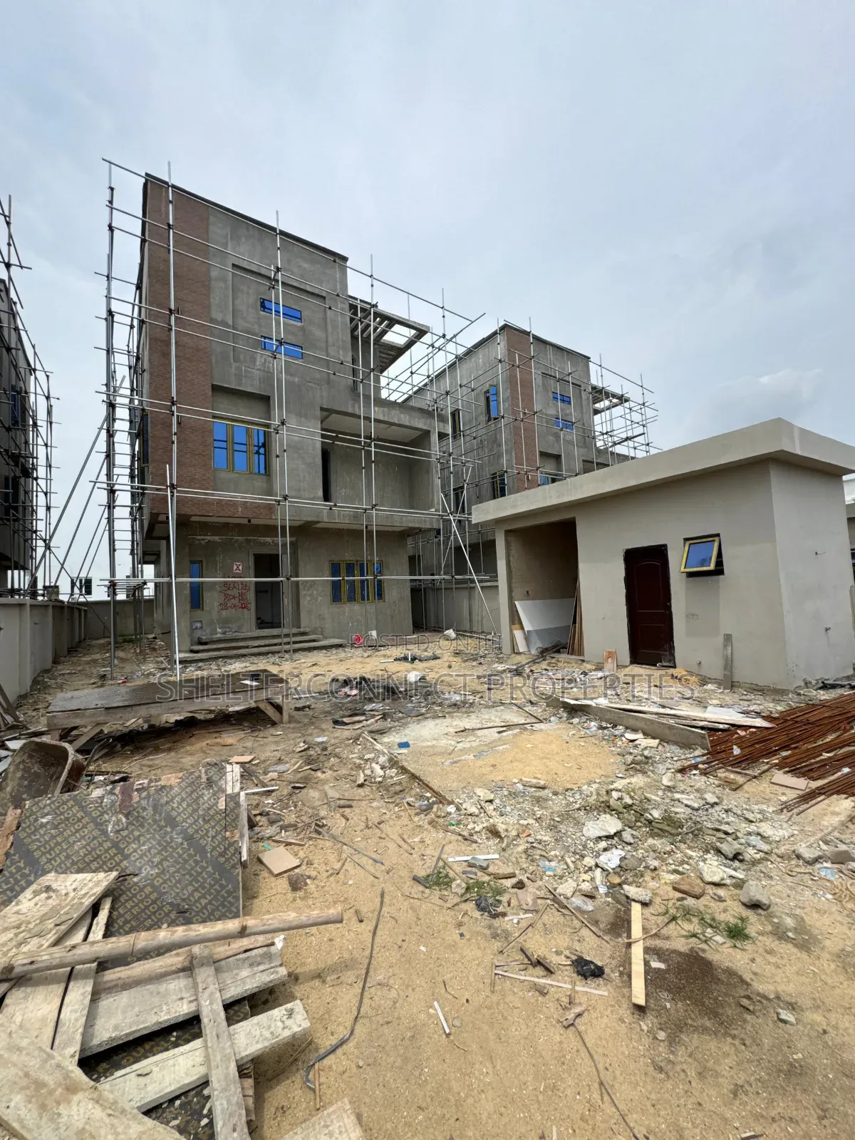 5bdrm Duplex in Papa Ajao Surulere for sale