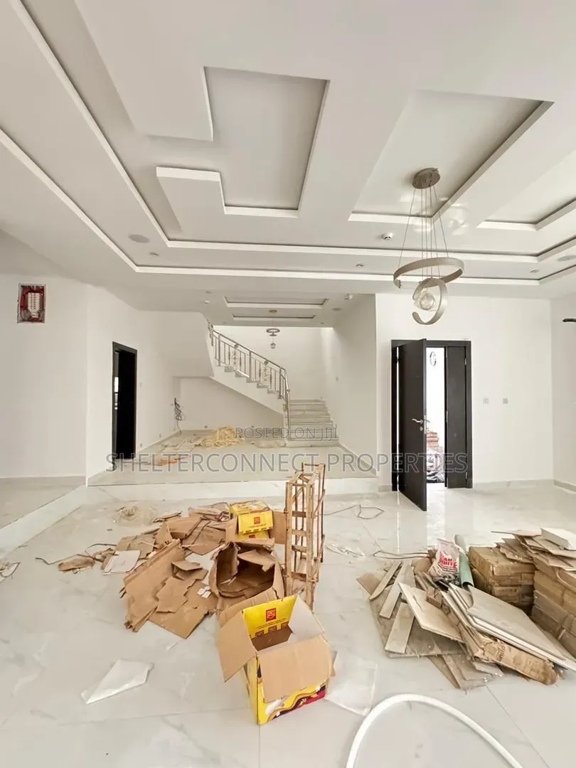 6bdrm Duplex in Berger for sale