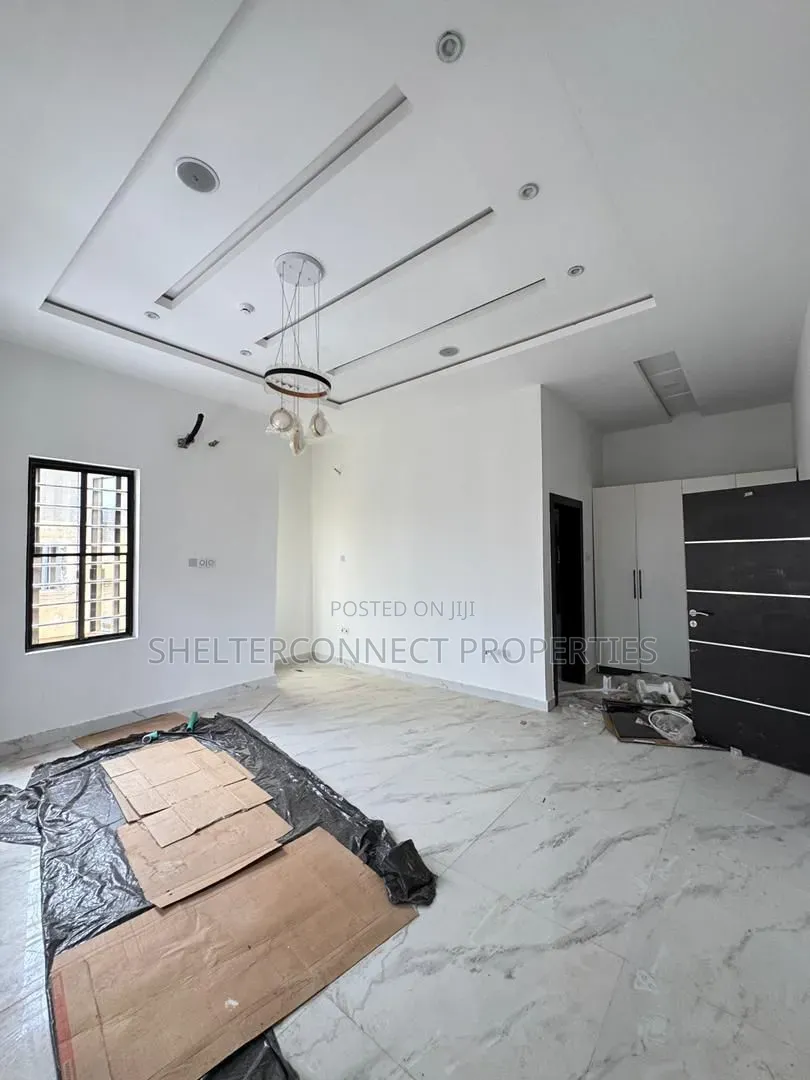 6bdrm Duplex in Berger for sale