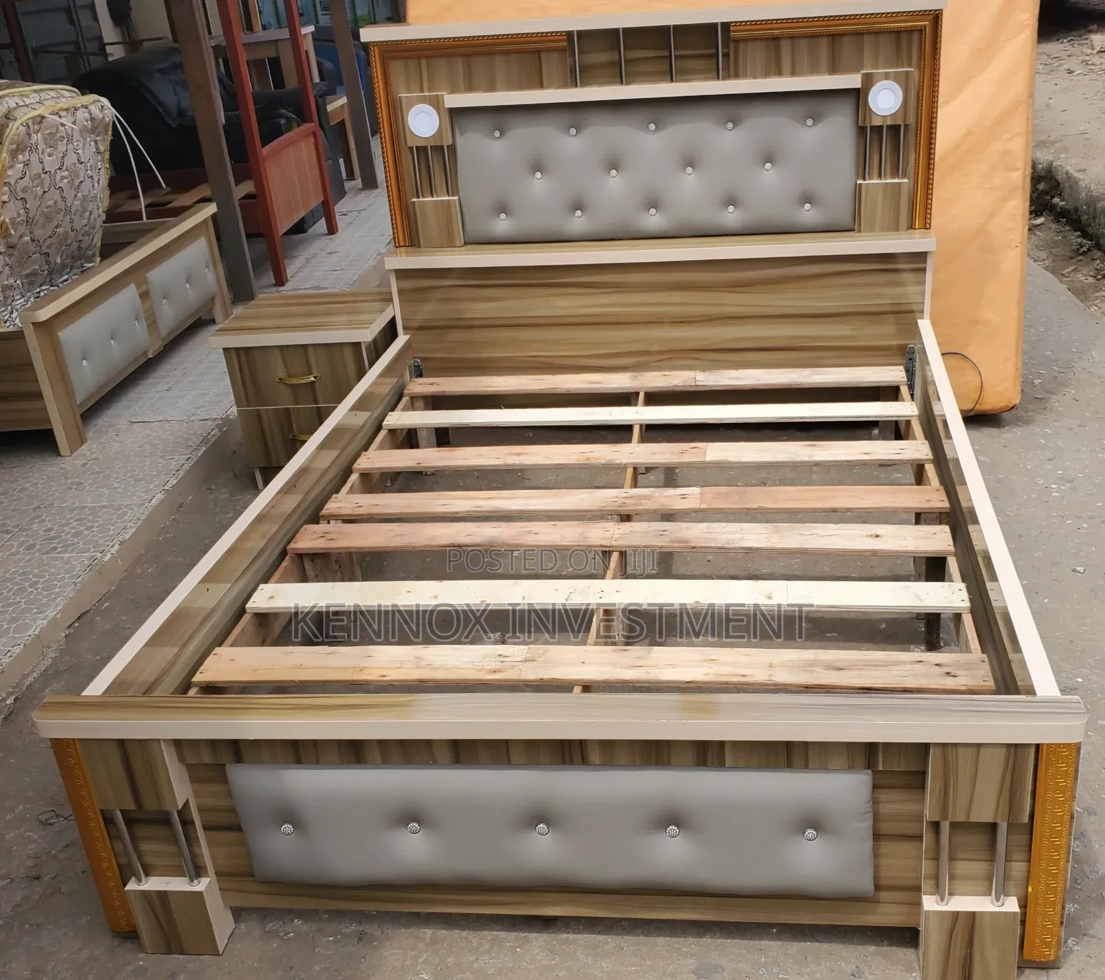 Wooden 4 and Half by 6 Bedframe With 1 Bedside Drawer