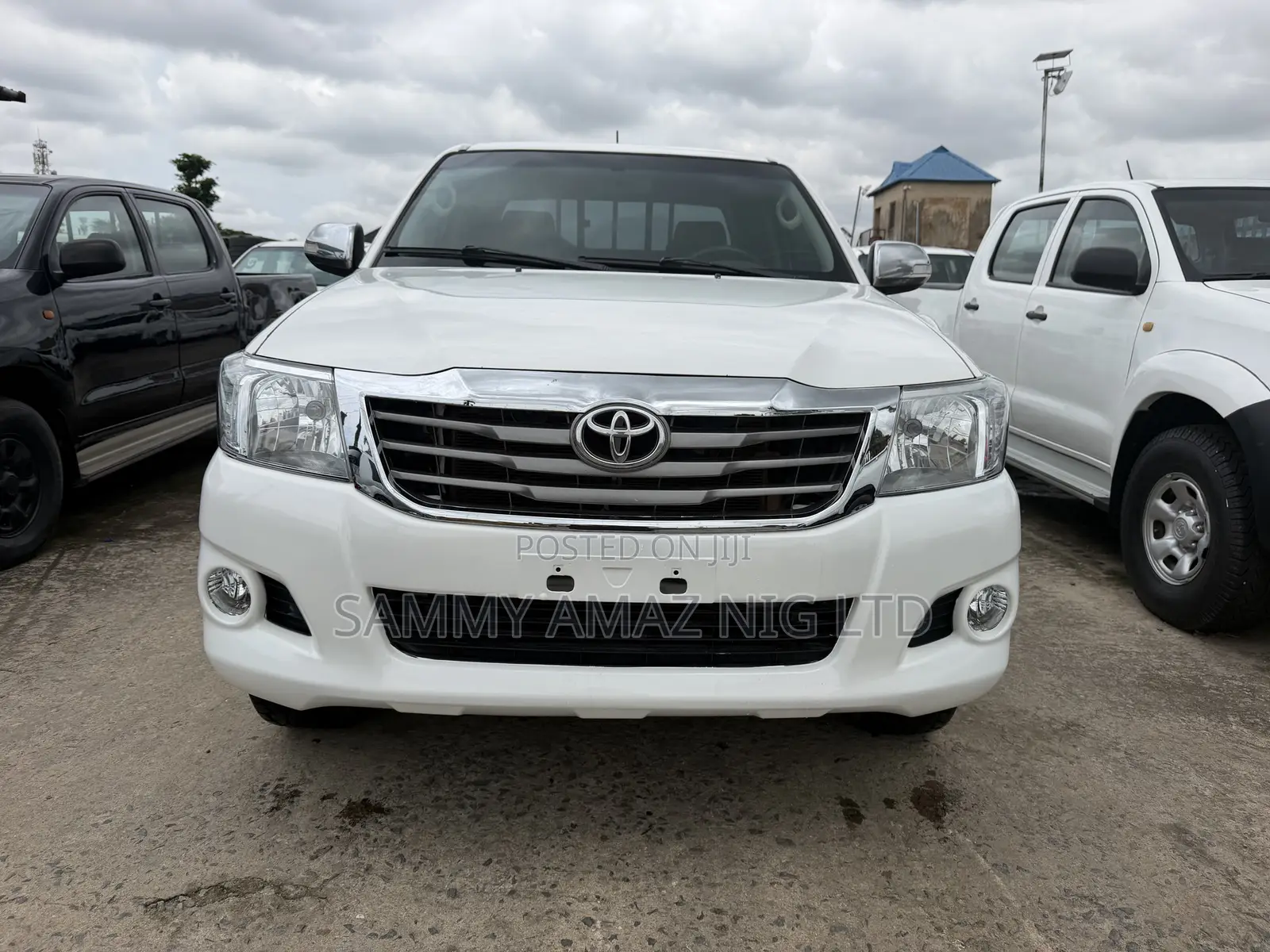 Toyota Hilux SR5 4x4 2013 White