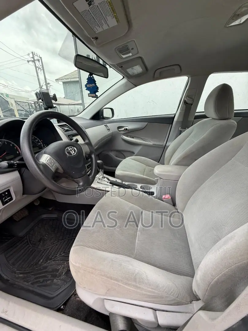 Toyota Corolla 2013 Black