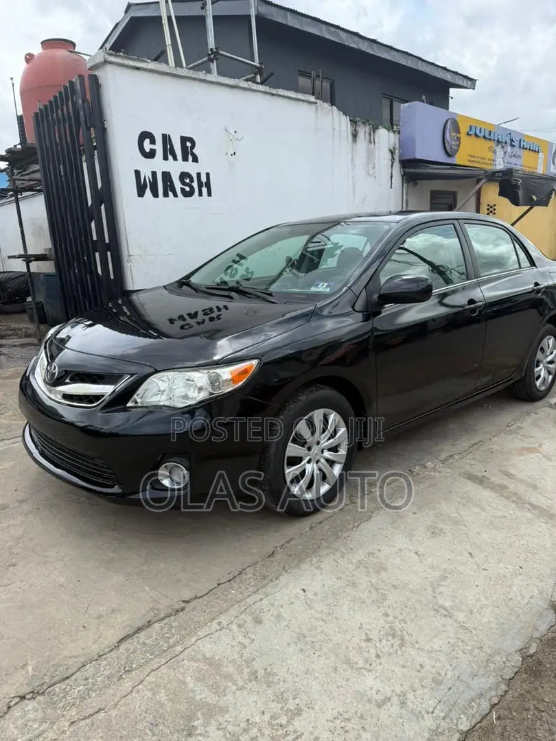 Toyota Corolla 2013 Black