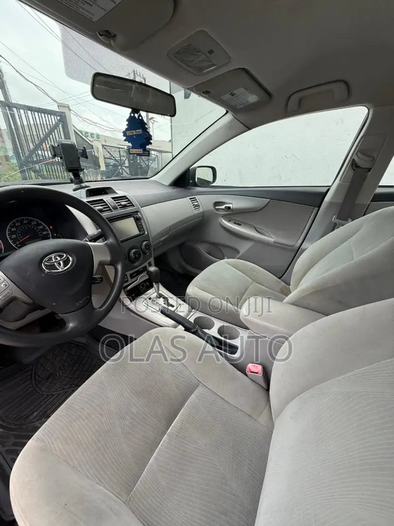 Toyota Corolla 2013 Black