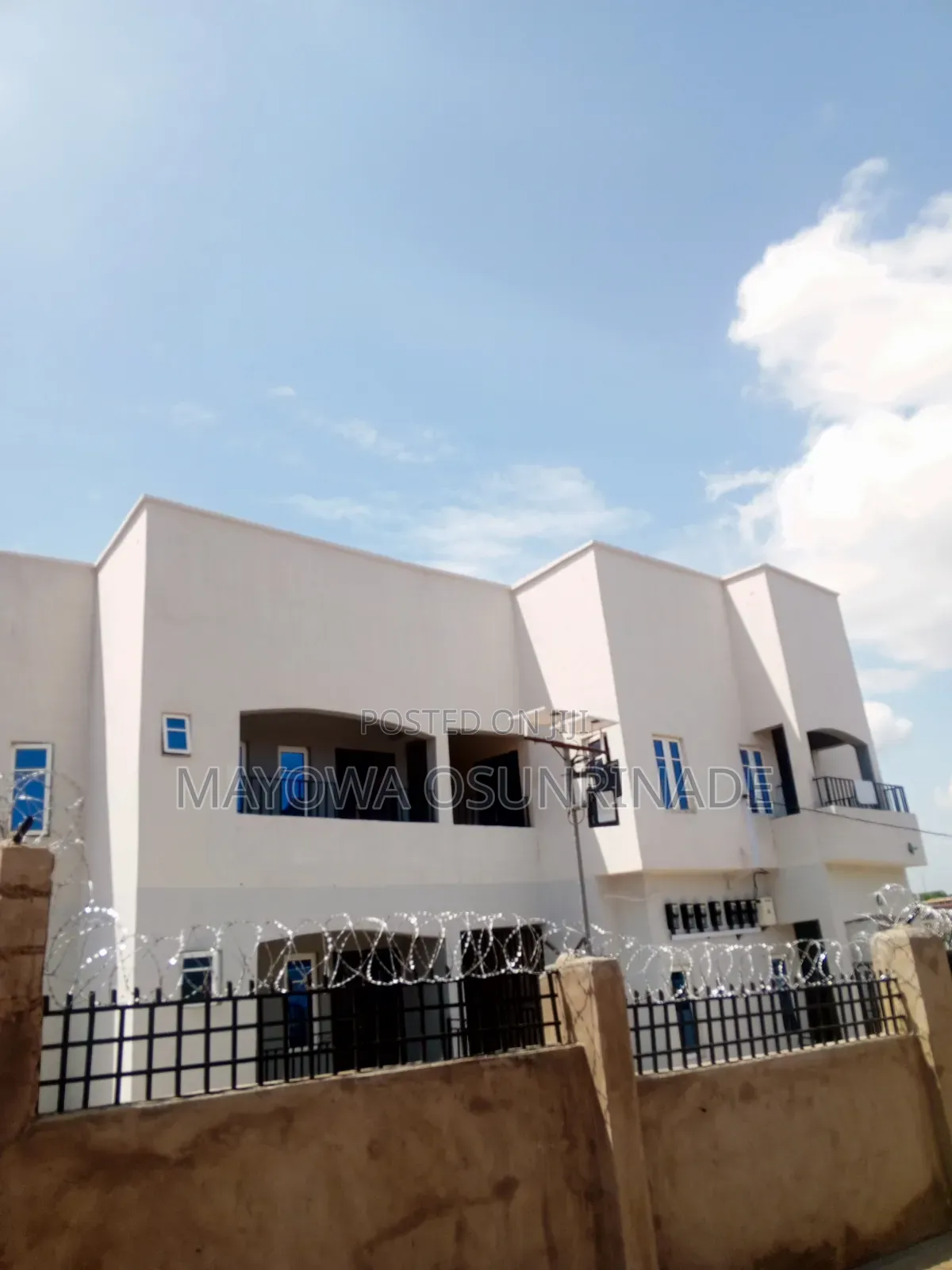 2bdrm Apartment in Love Estate, Ologuneru for rent