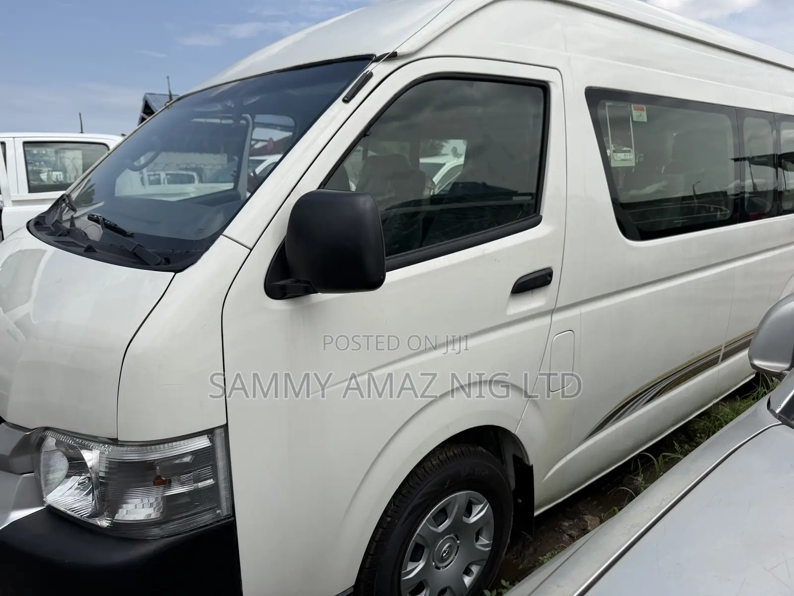 Toyota HiAce 2015 White