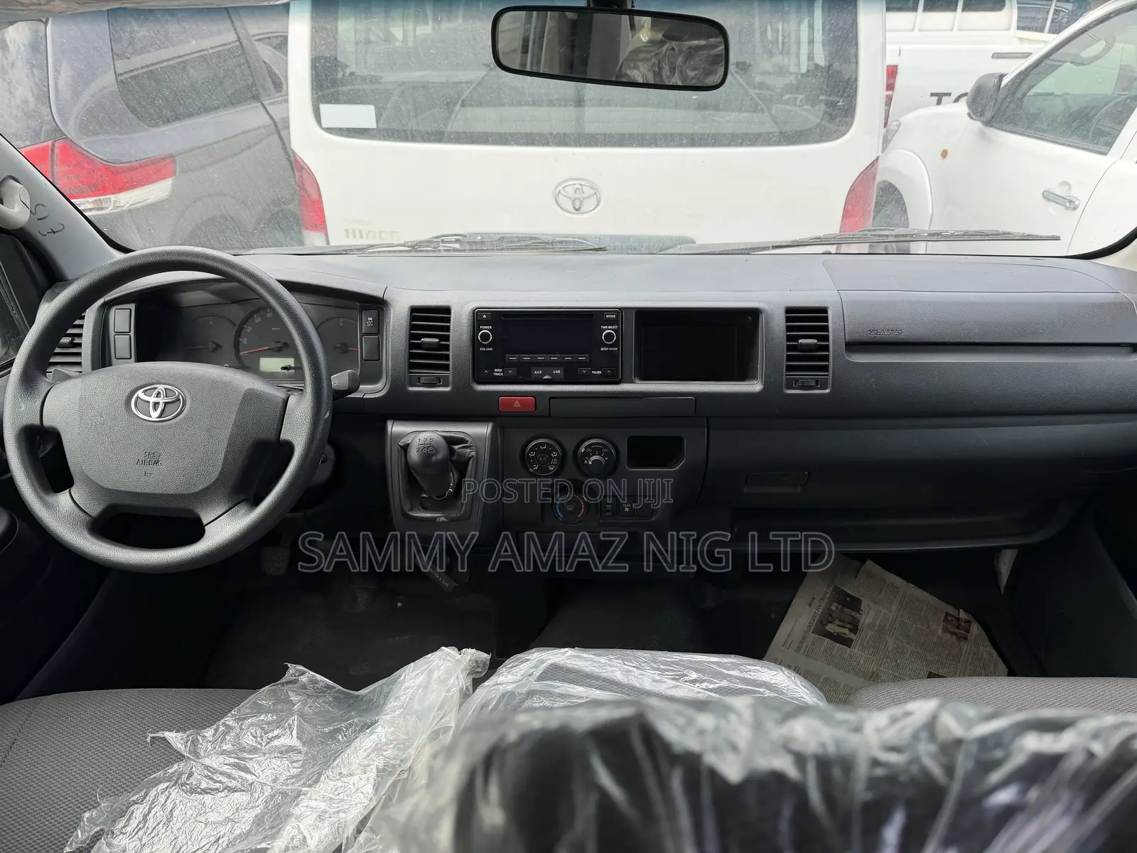 Toyota HiAce 2015 White