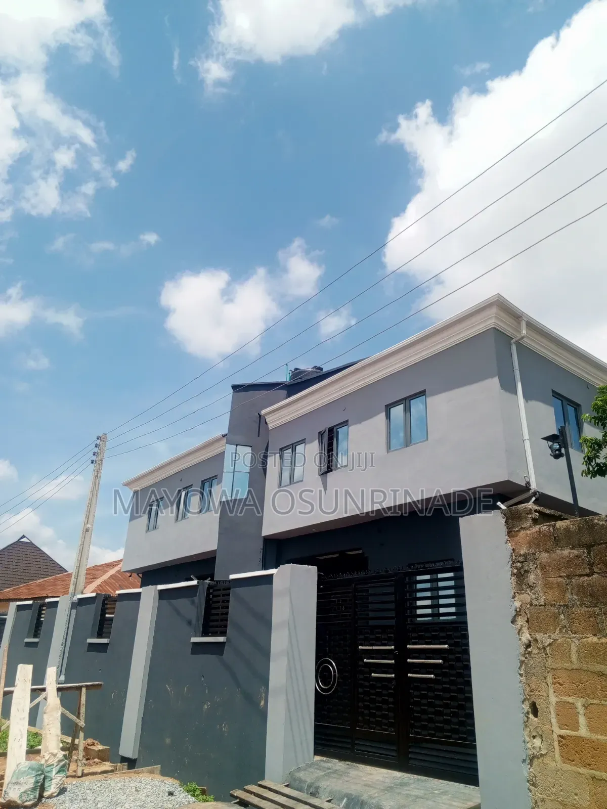 2bdrm Apartment in Ologuneru for rent
