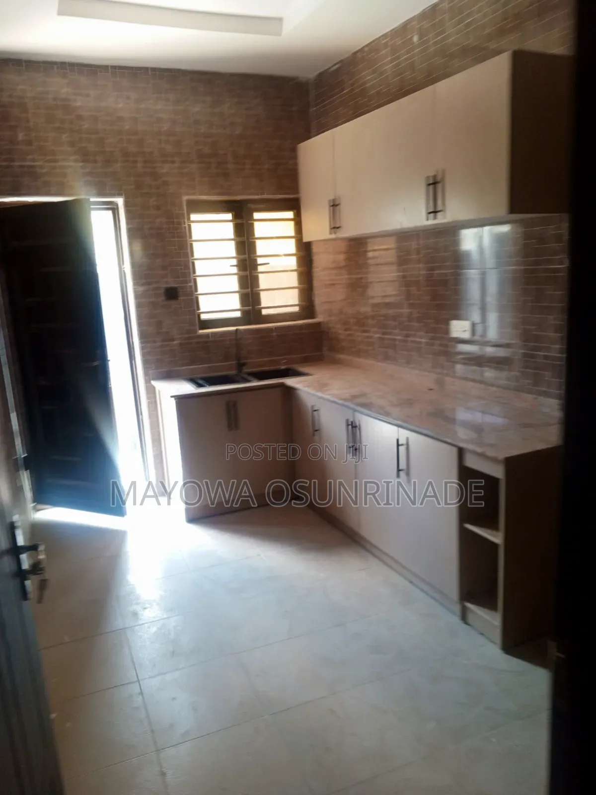 2bdrm Apartment in Ologuneru for rent