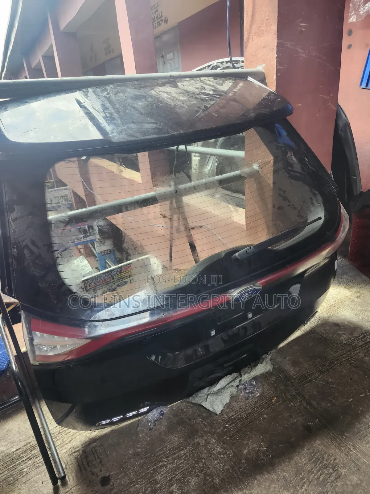 Complete Boot Ford Edge With Light