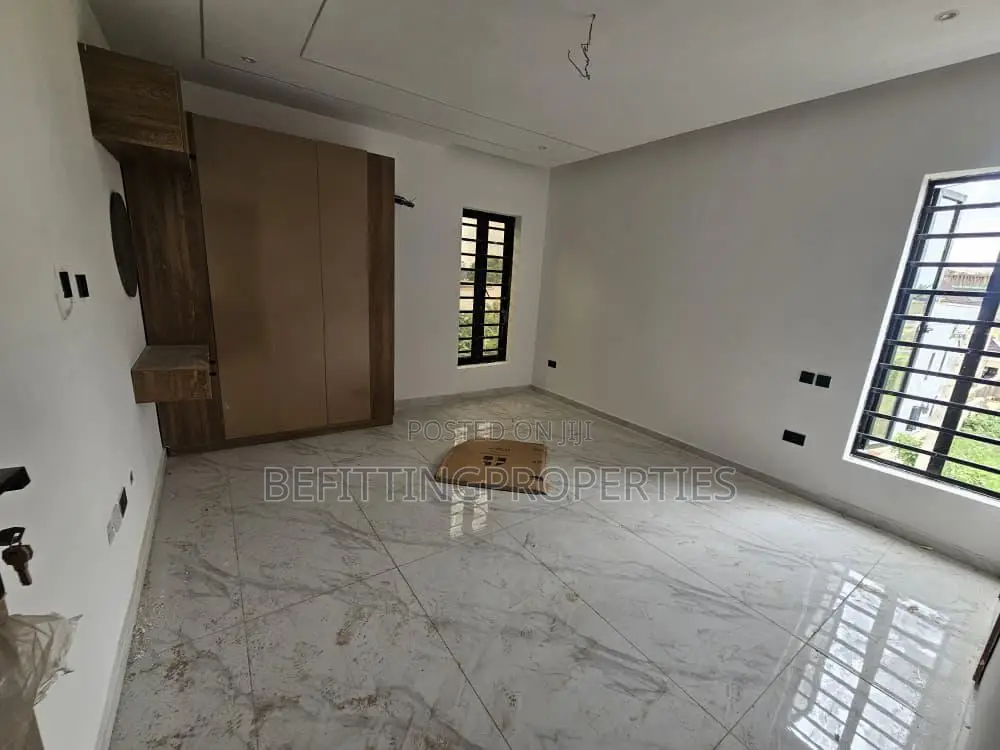 3bdrm Apartment in Ikeja for sale