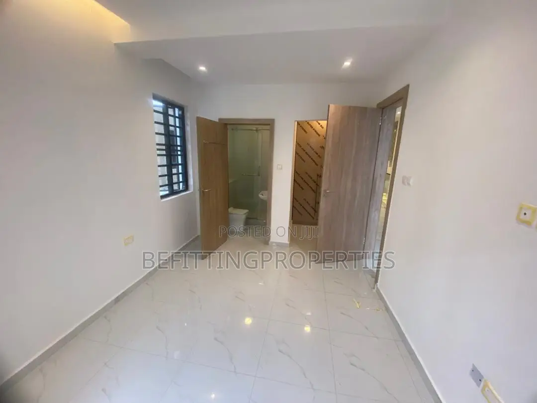 4bdrm Duplex in Ikeja for sale