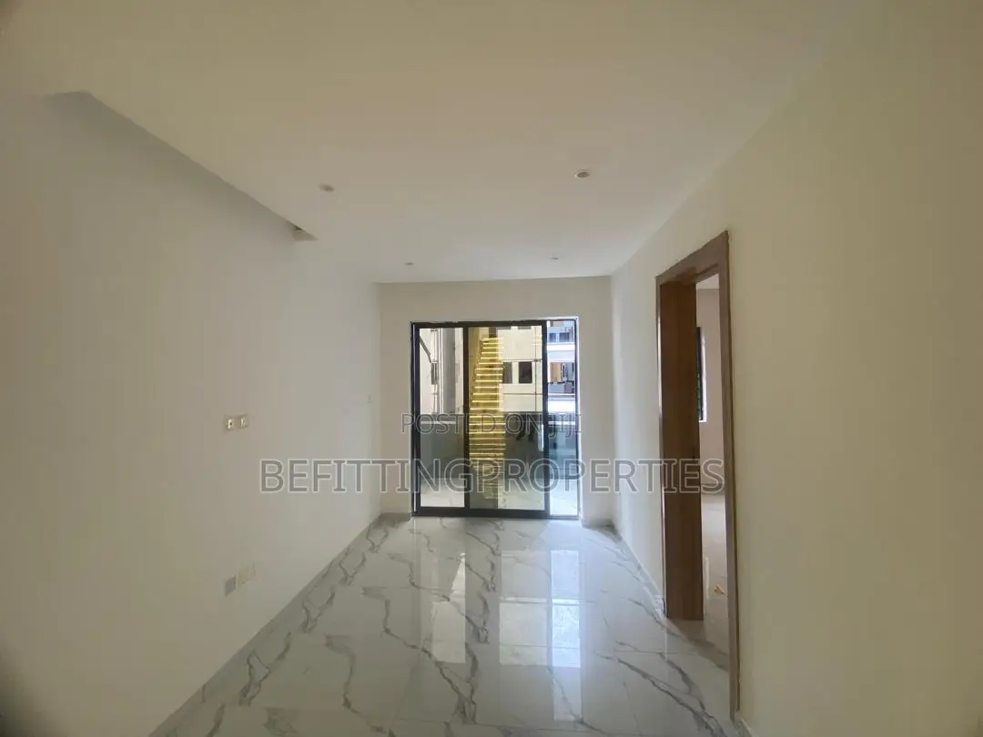 4bdrm Duplex in Ikeja for sale
