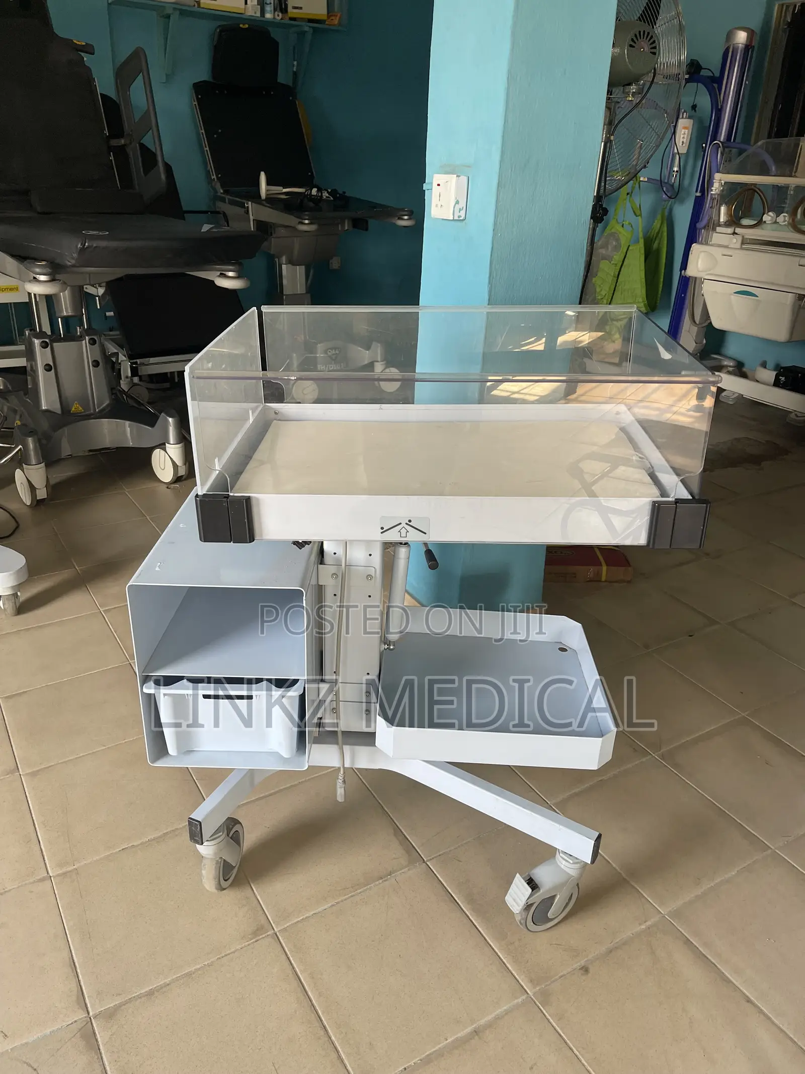 Kanmed Electric Baby Cot