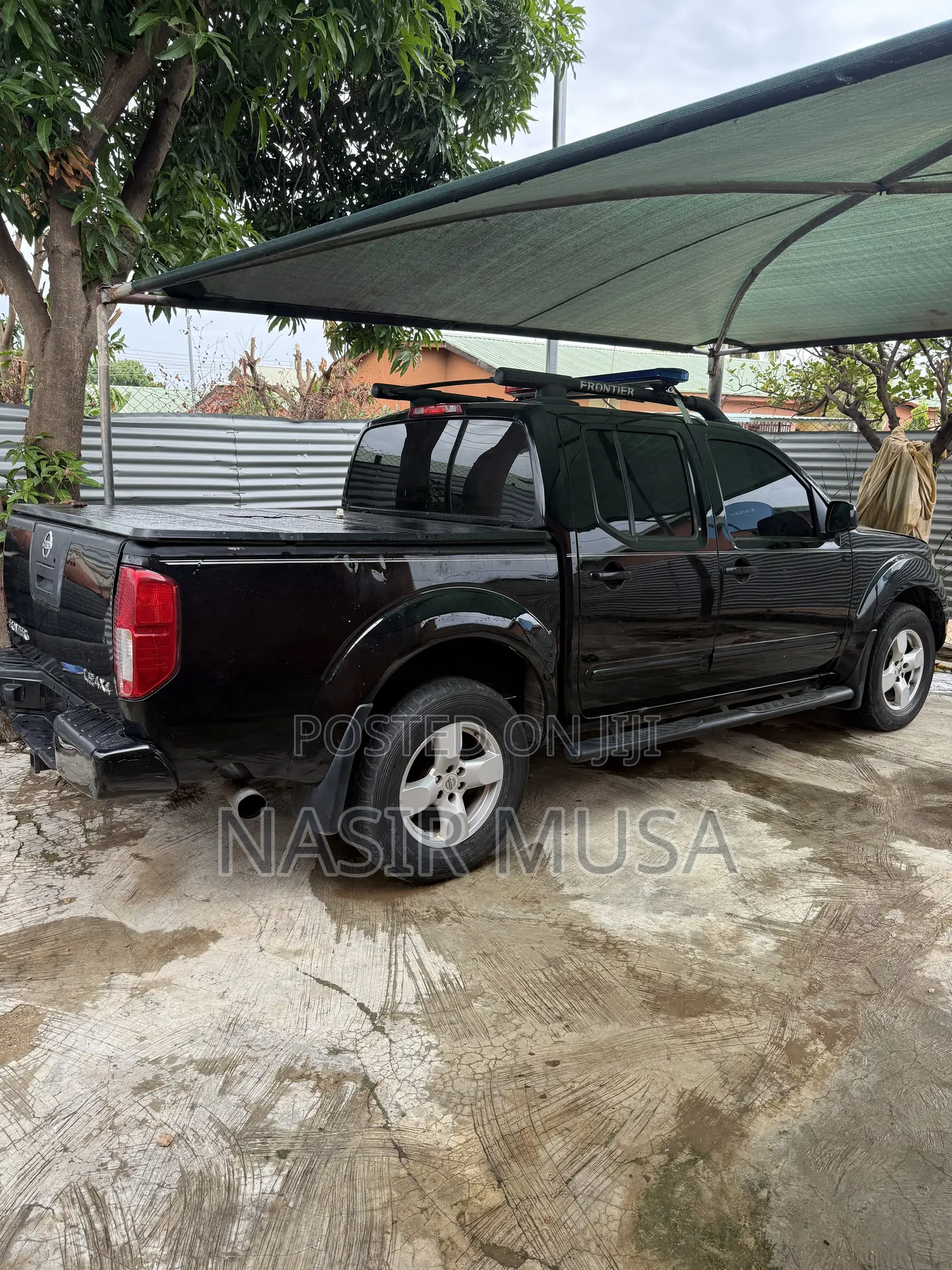 Nissan Frontier 2007 Black