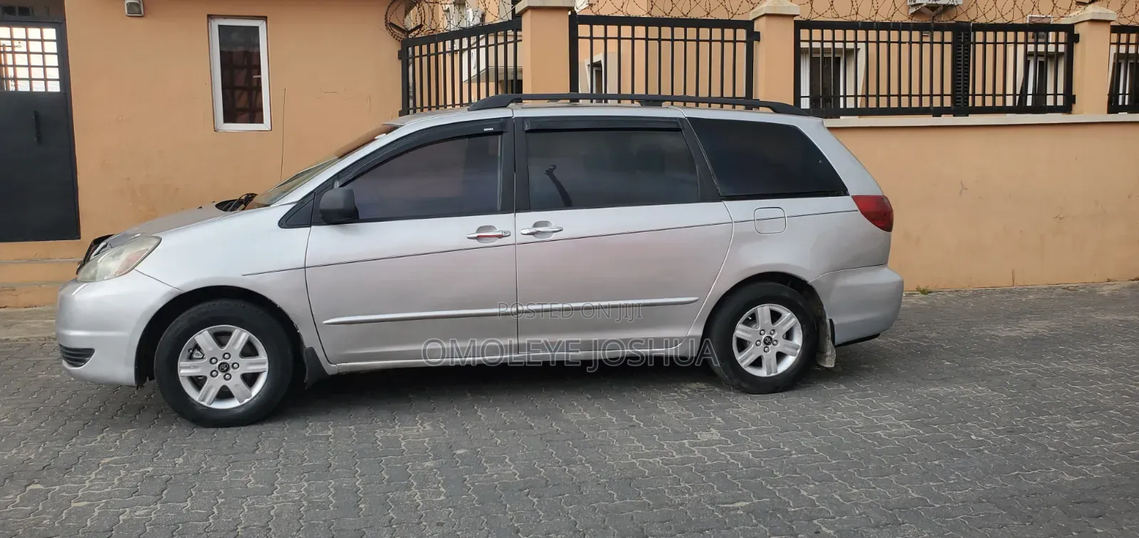 Toyota Sienna LE FWD (3.3L V6 5A) 2004 Silver