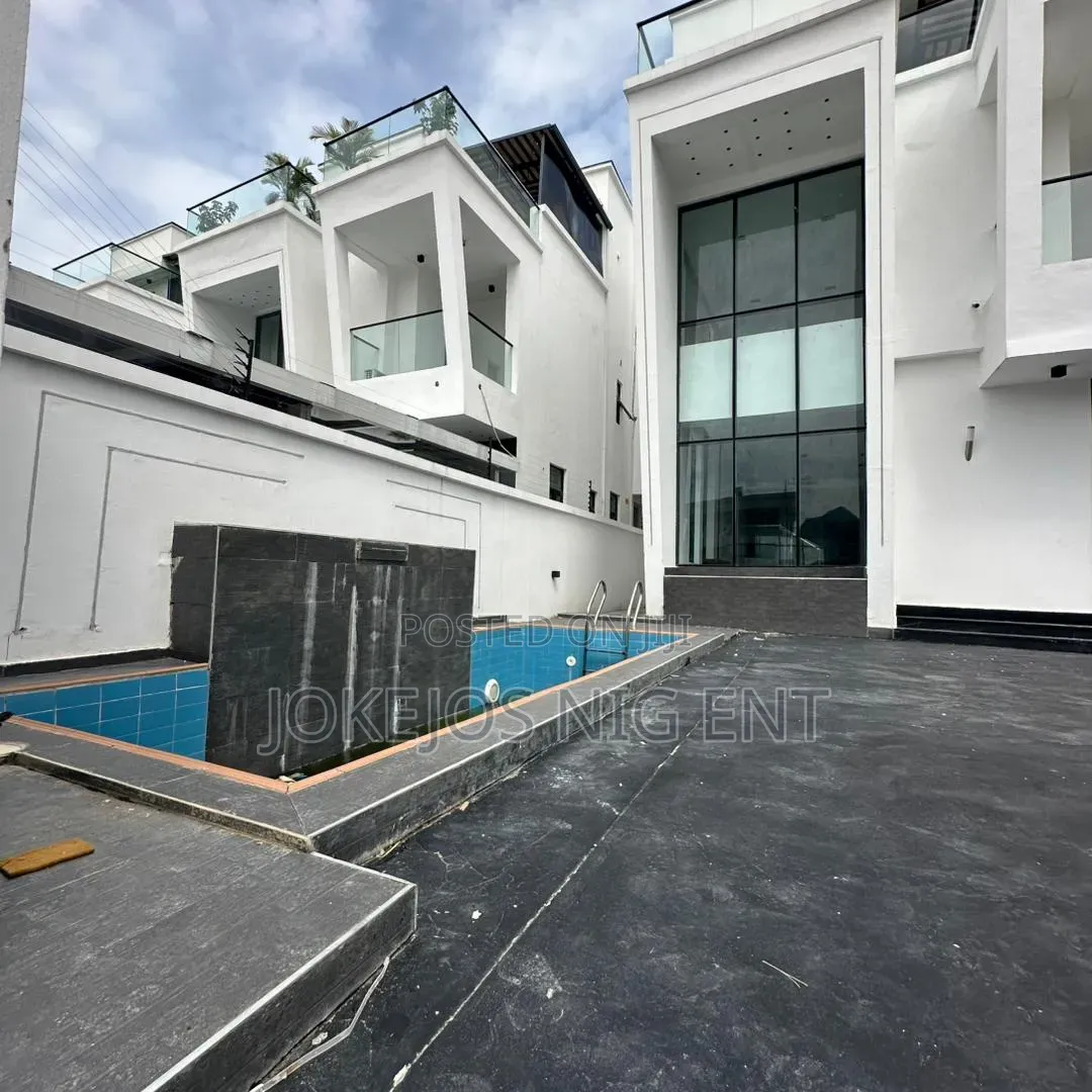 5bdrm Duplex in Lekki Phase 1 for sale