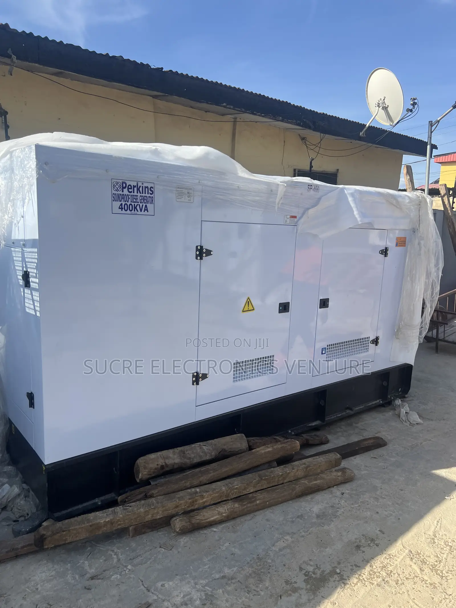 New Original Perkins 400kva Industrial Diesel Soundproof Generator