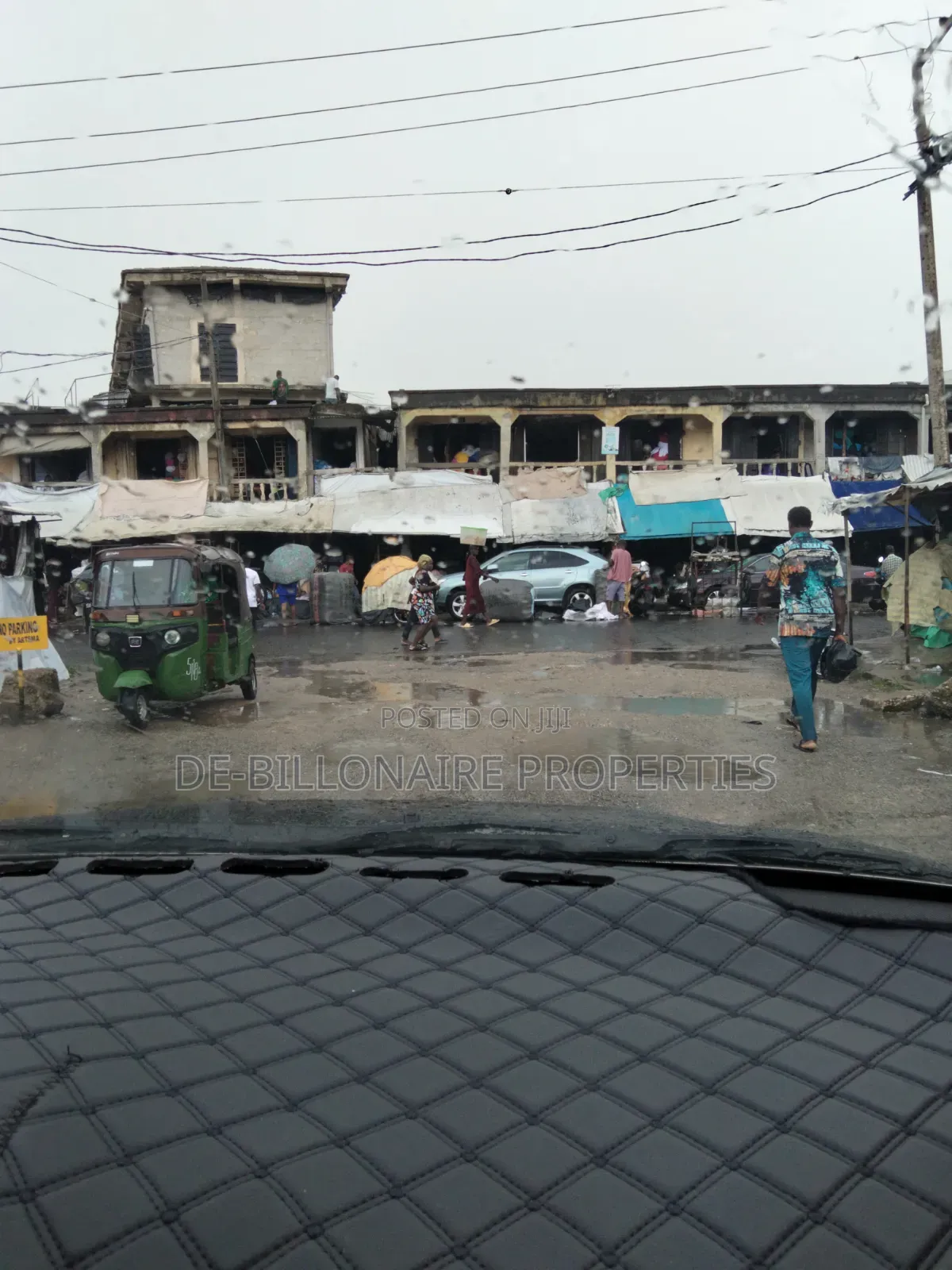 10bdrm Bungalow in Cameroon Road, Aba Expressway for sale