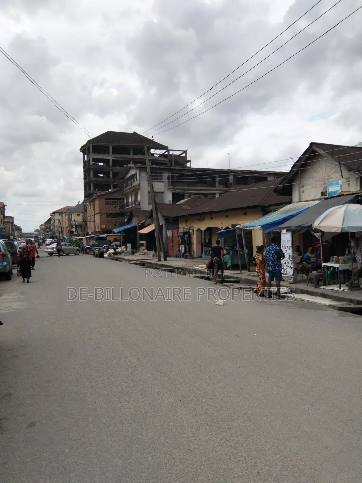 10bdrm Bungalow in Cameroon Road, Aba Expressway for sale