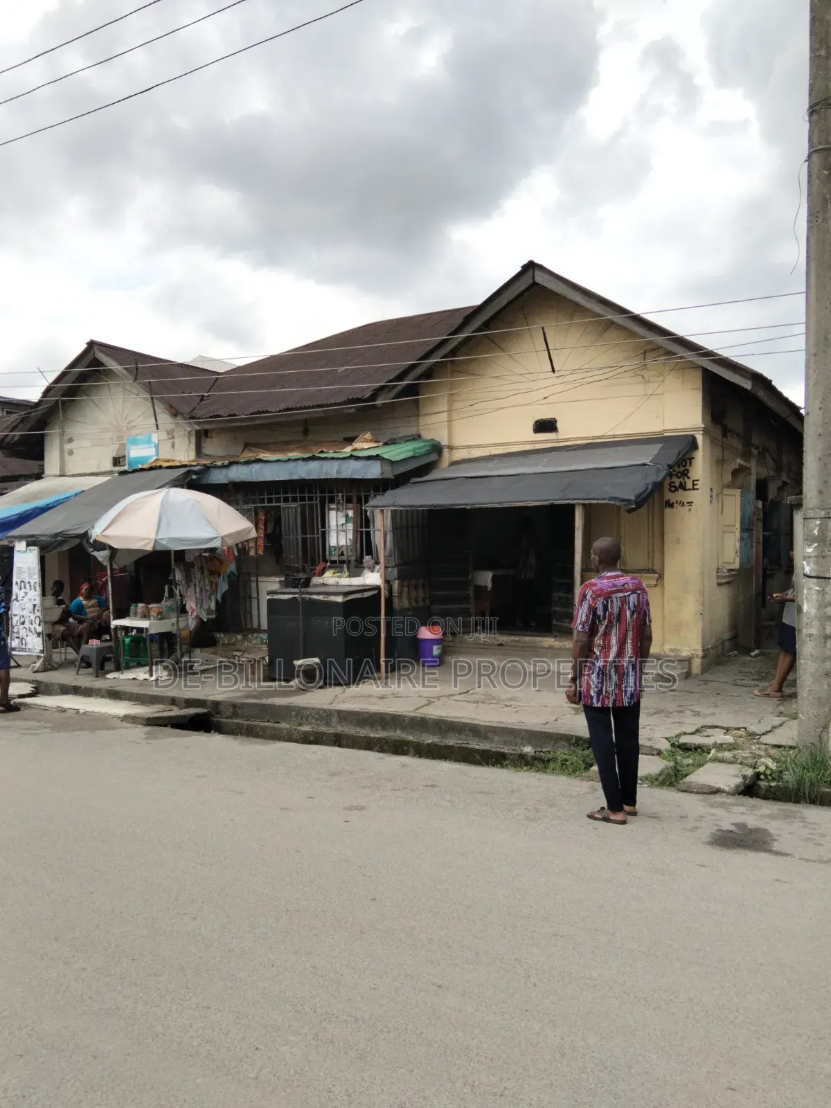 10bdrm Bungalow in Cameroon Road, Aba Expressway for sale