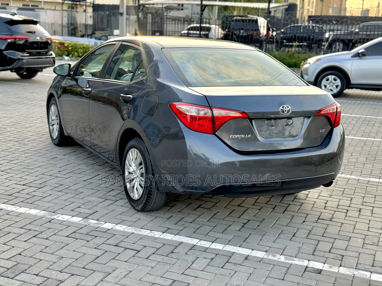 Toyota Corolla LE 4dr Sedan (1.8L 4cyl CVT) 2017 Gray