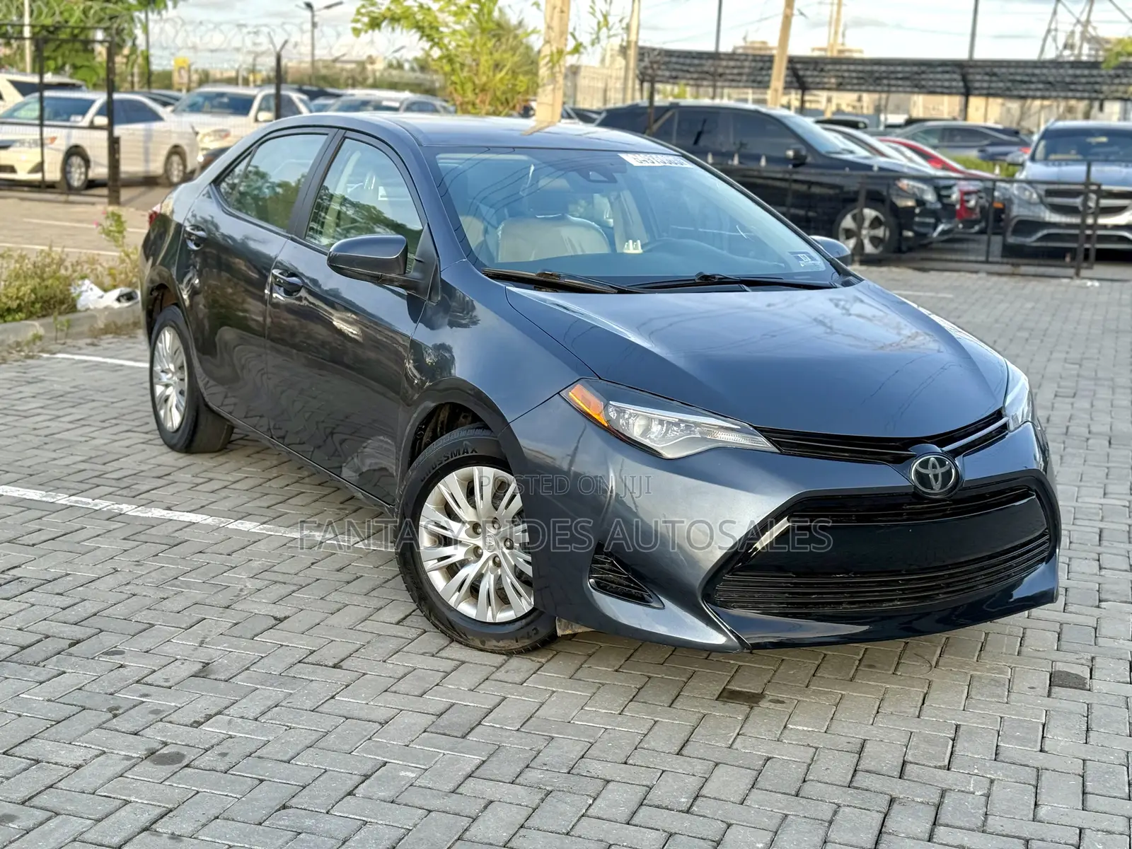 Toyota Corolla LE 4dr Sedan (1.8L 4cyl CVT) 2017 Gray
