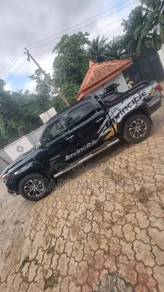 Toyota Tacoma Double Cab 4x2 PreRunner Long Bed 4.0L V6 5-Speed Auto