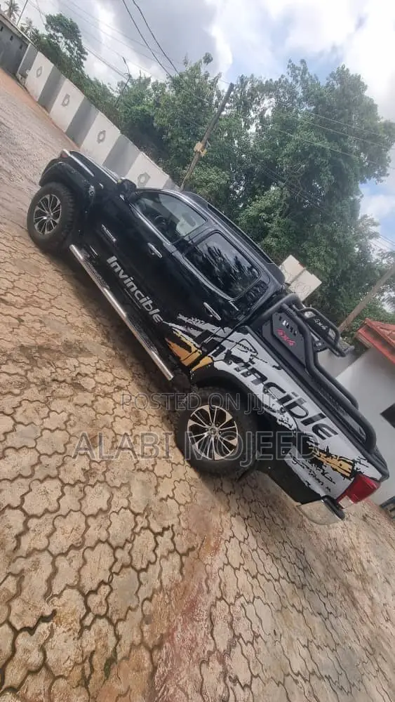 Toyota Tacoma Double Cab 4x2 PreRunner Long Bed 4.0L V6 5-Speed Auto