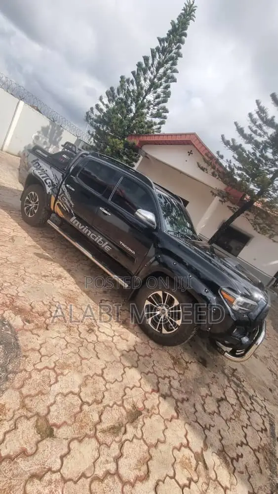 Toyota Tacoma Double Cab 4x2 PreRunner Long Bed 4.0L V6 5-Speed Auto