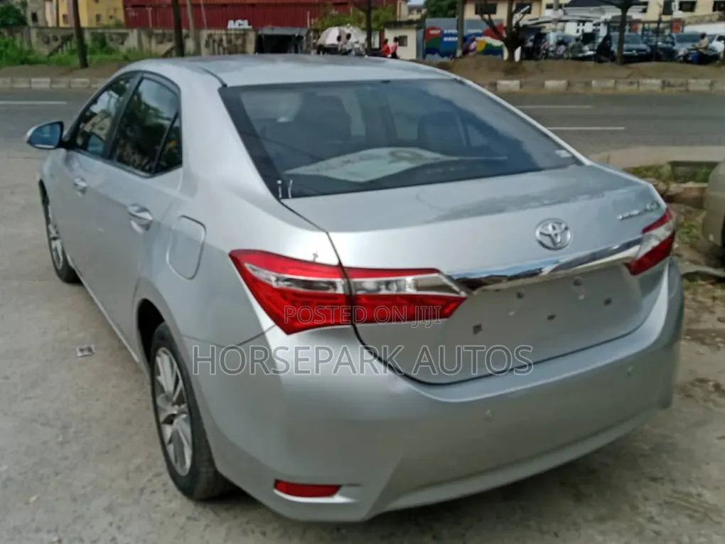Toyota Corolla 2015 Silver