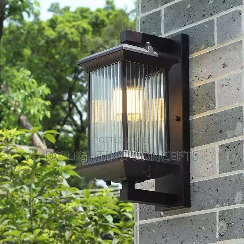 High Quality Waterproof Black Outdoor Lamp.