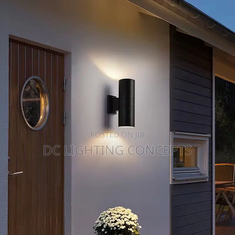 High Quality Waterproof Black Outdoor Lamp.