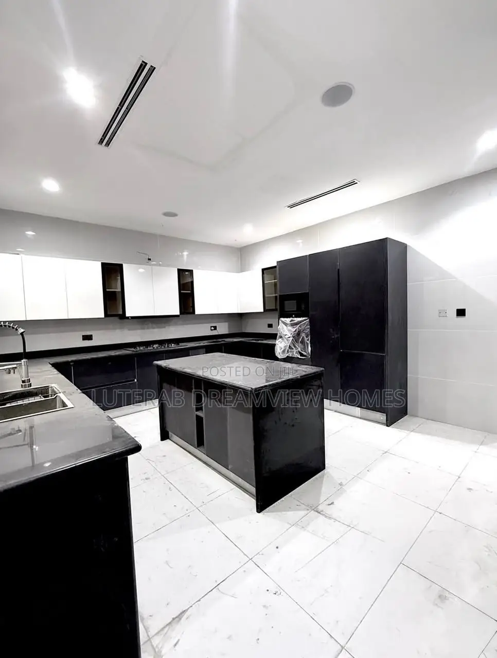 5bdrm Duplex in Guzape for sale
