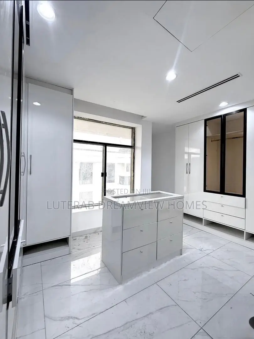 5bdrm Duplex in Guzape for sale