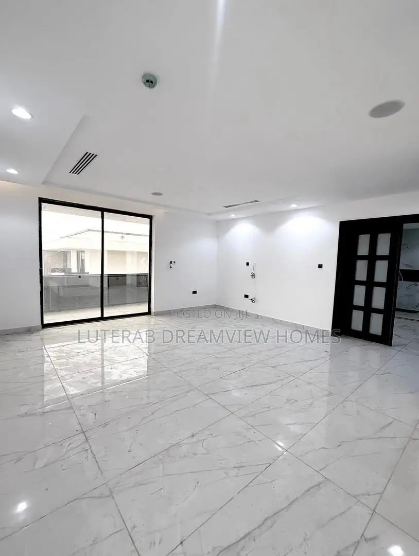 5bdrm Duplex in Guzape for sale