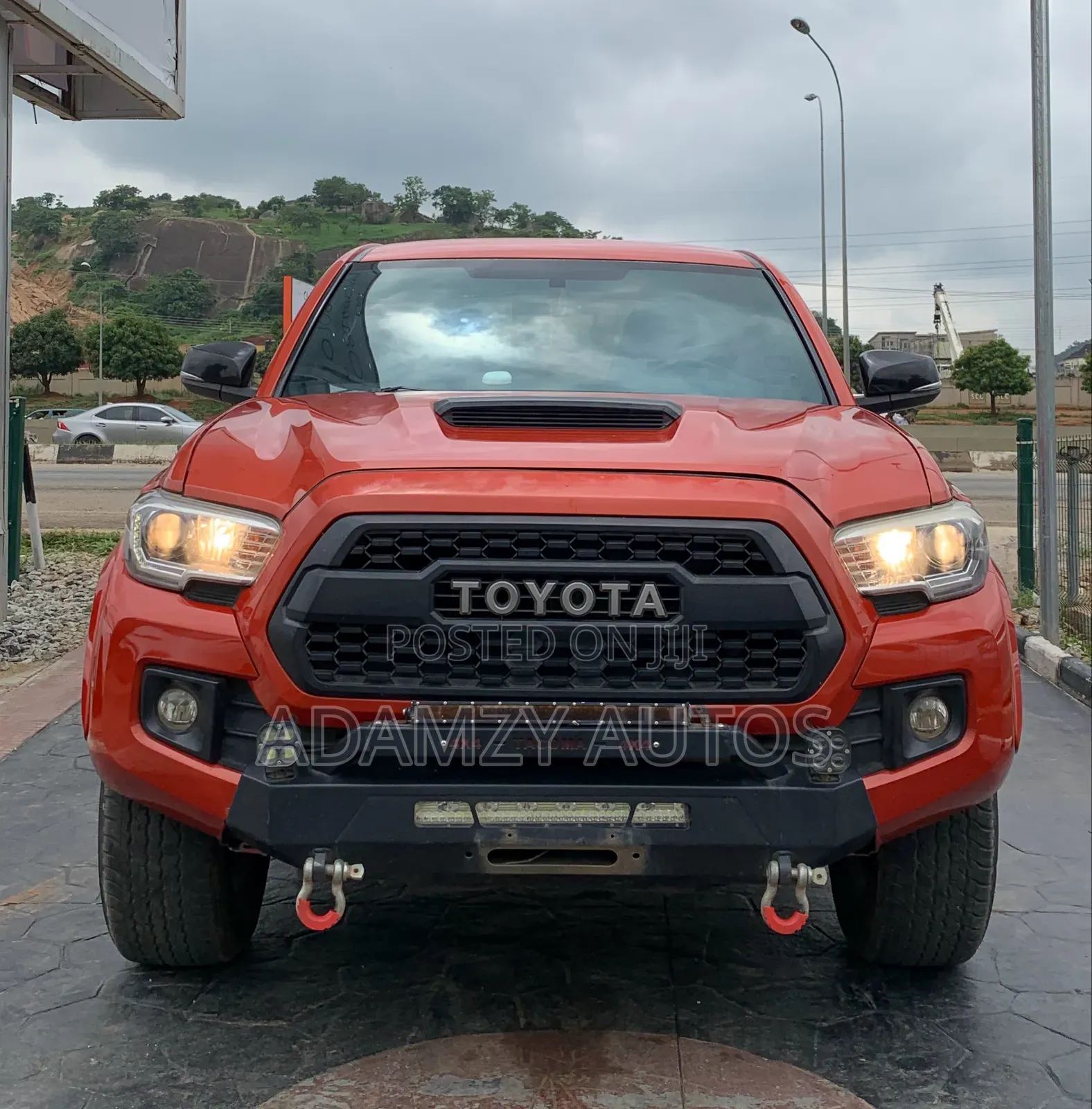 Toyota Tacoma 2017 Orange