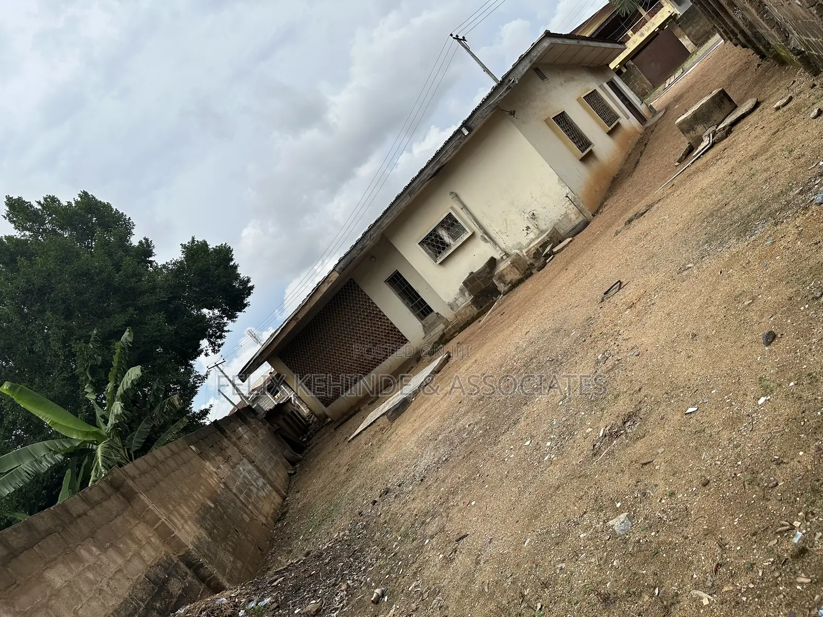 4bdrm Bungalow in Fola Kongi, Basorun for sale