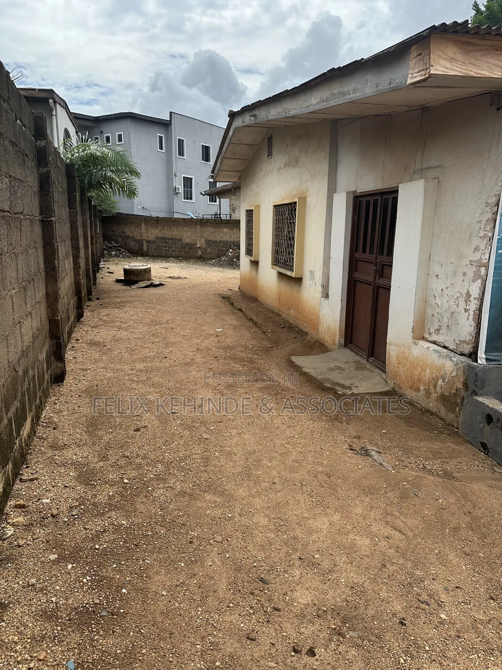 4bdrm Bungalow in Fola Kongi, Basorun for sale