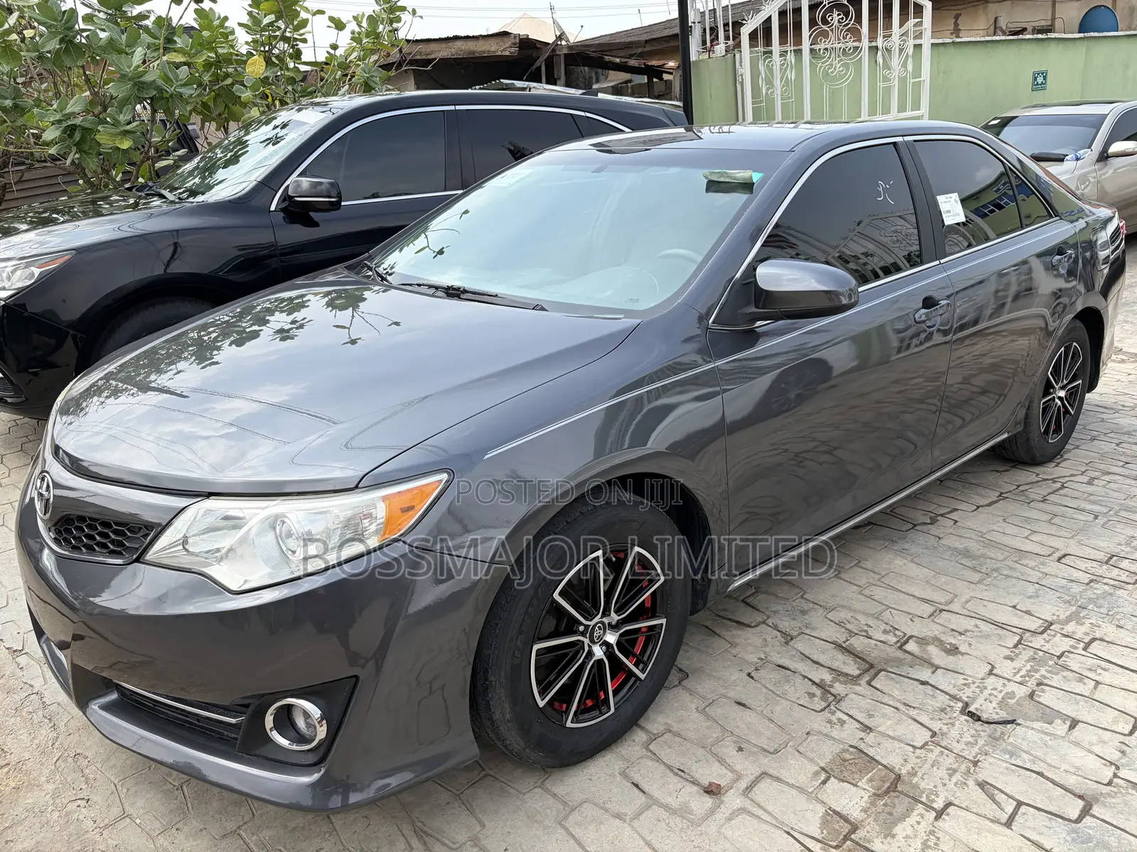 Toyota Camry LE 4dr Sedan (2.5L 4cyl 6A) 2014 Gray