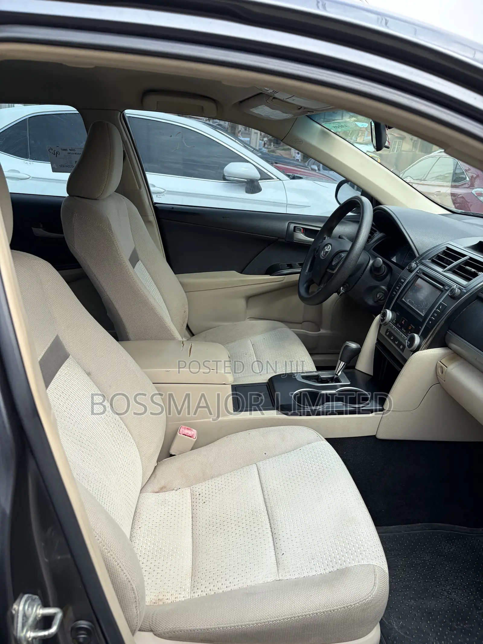 Toyota Camry LE 4dr Sedan (2.5L 4cyl 6A) 2014 Gray
