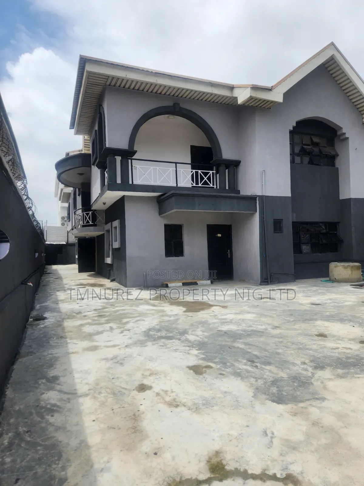 Mini Flat in Lekki Phase 1 for rent
