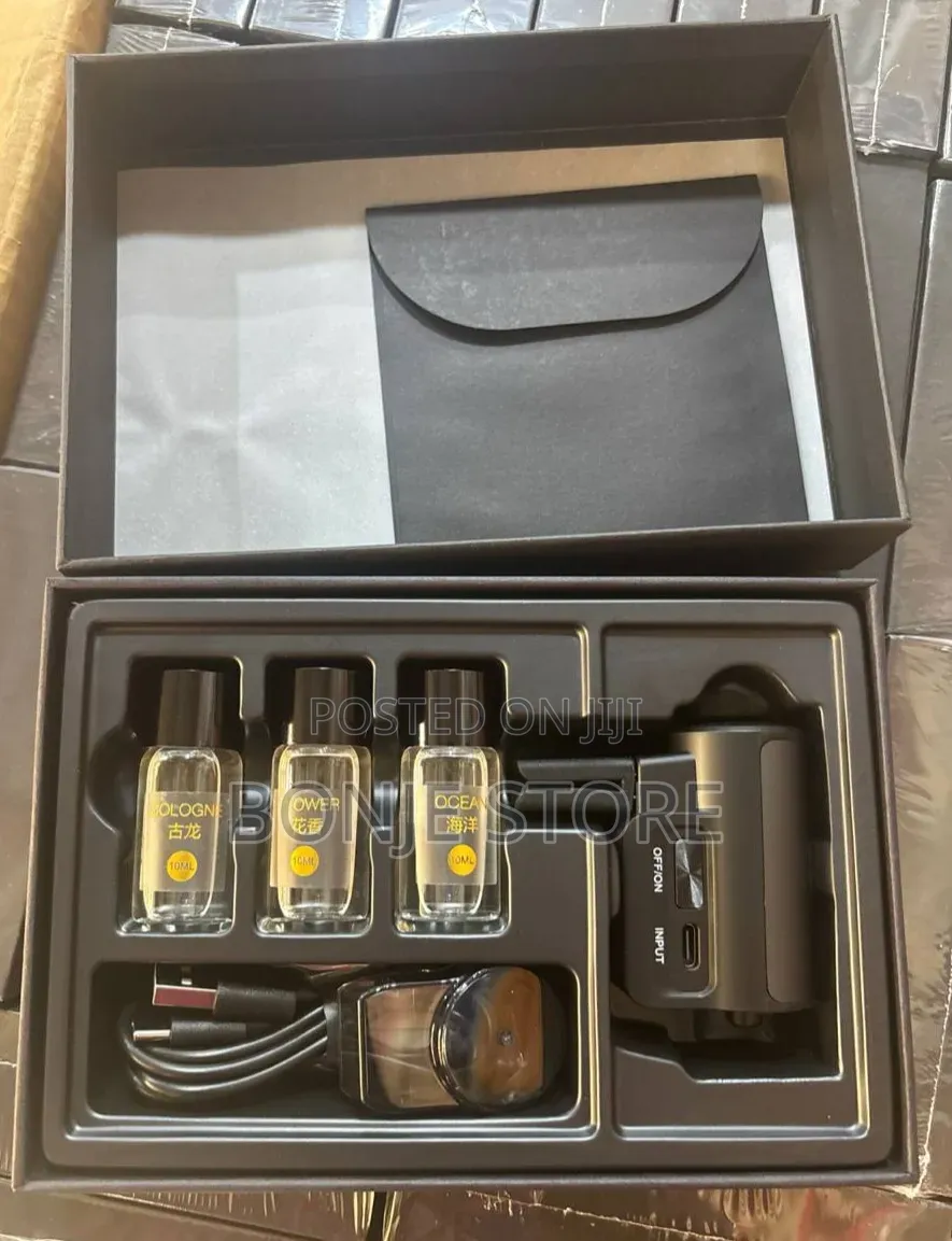 Rechargeable Car Humidifier (With 3 Oils)