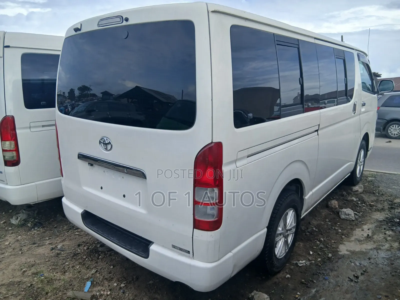 Toyota HiAce 2010 White