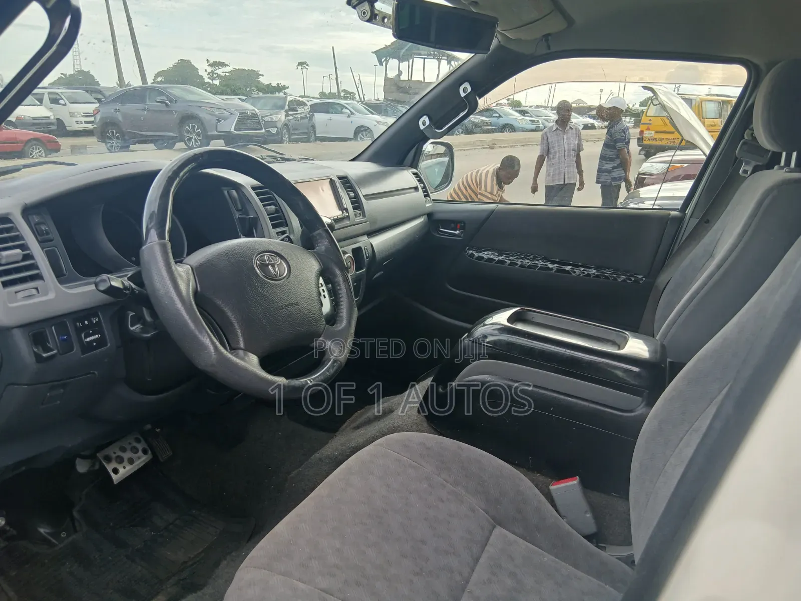 Toyota HiAce 2010 White